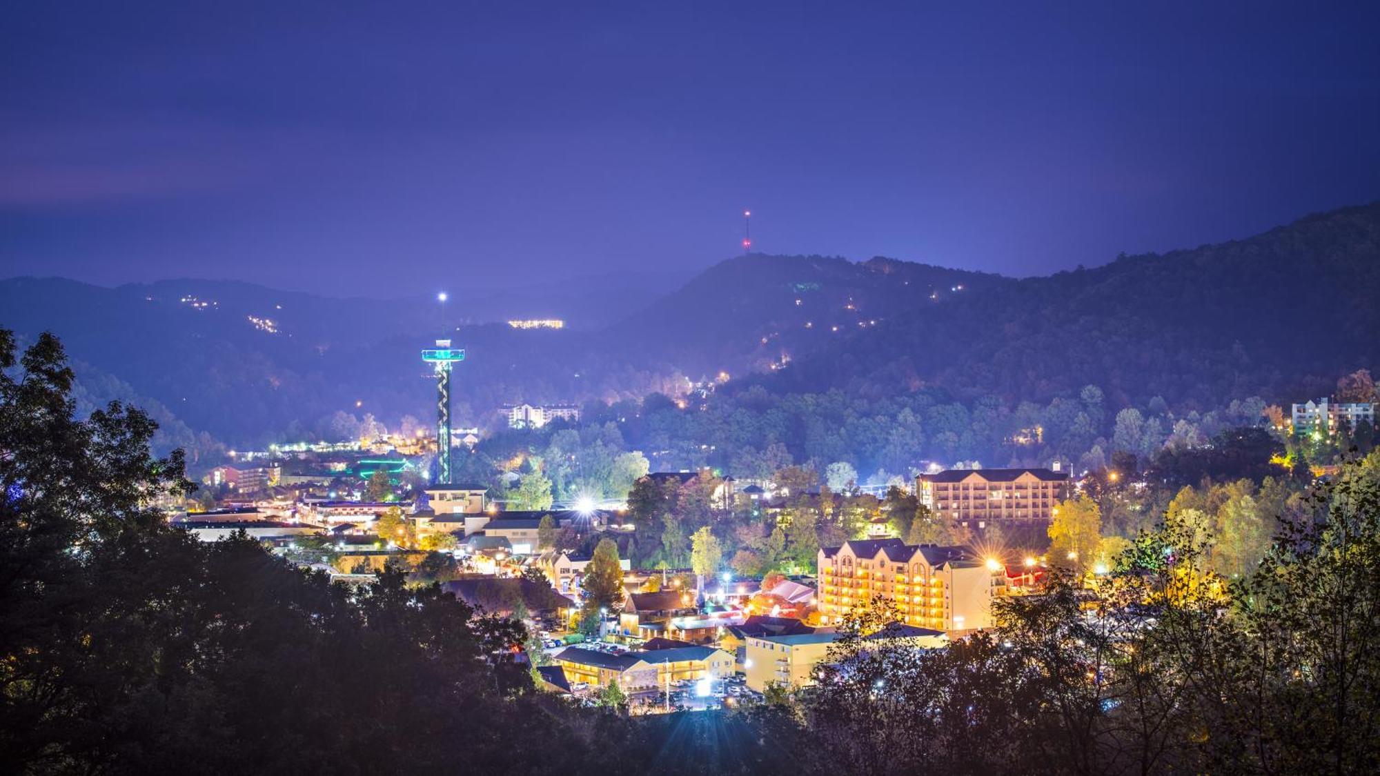 The Tiny Barn, 1089 Free Tickets Each Paid Day, Dollywood And More سيفيرفيل المظهر الخارجي الصورة