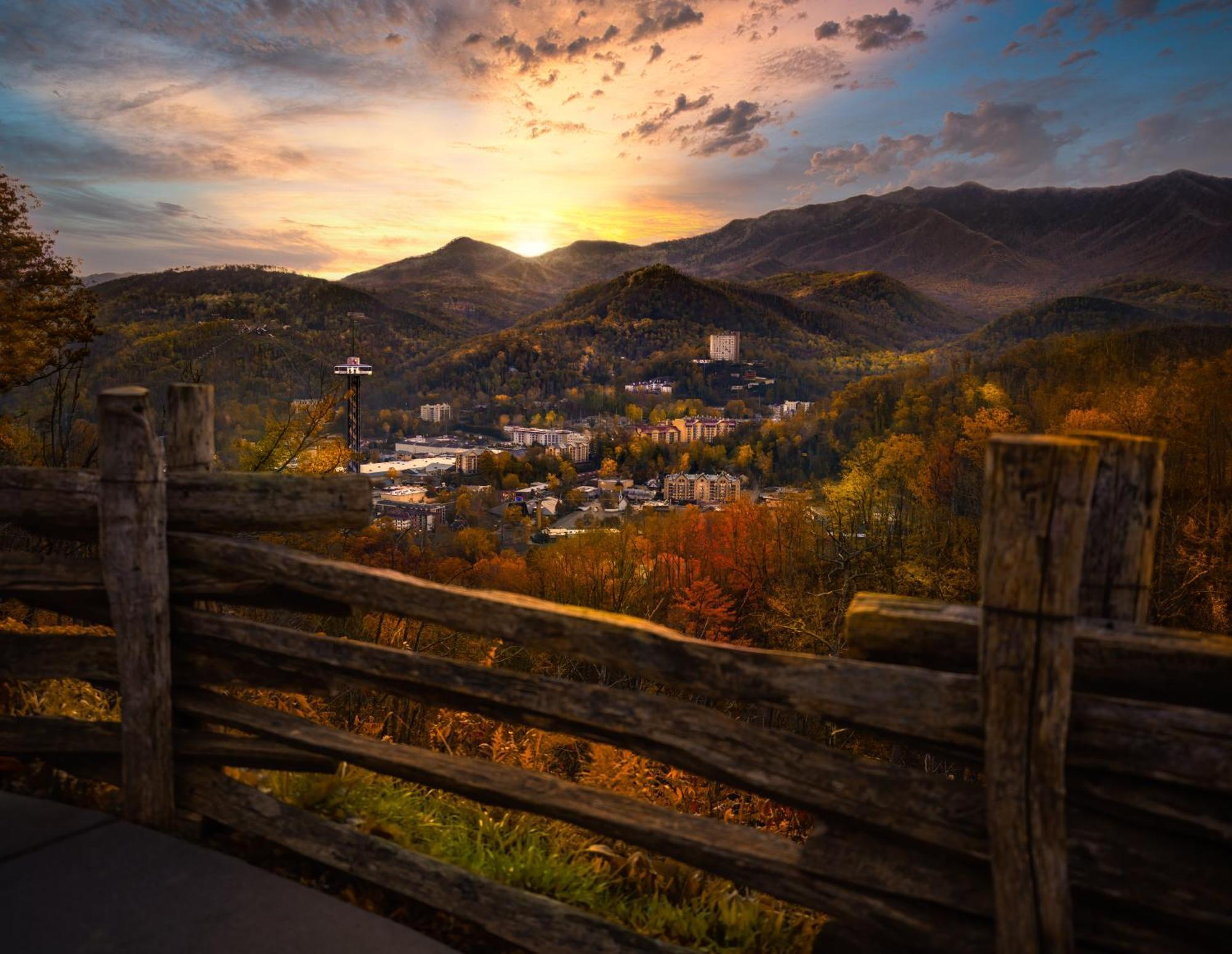 The Tiny Barn, 1089 Free Tickets Each Paid Day, Dollywood And More سيفيرفيل المظهر الخارجي الصورة